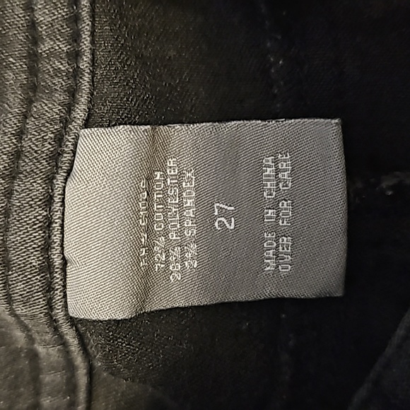 Black shorts - Picture 2 of 3